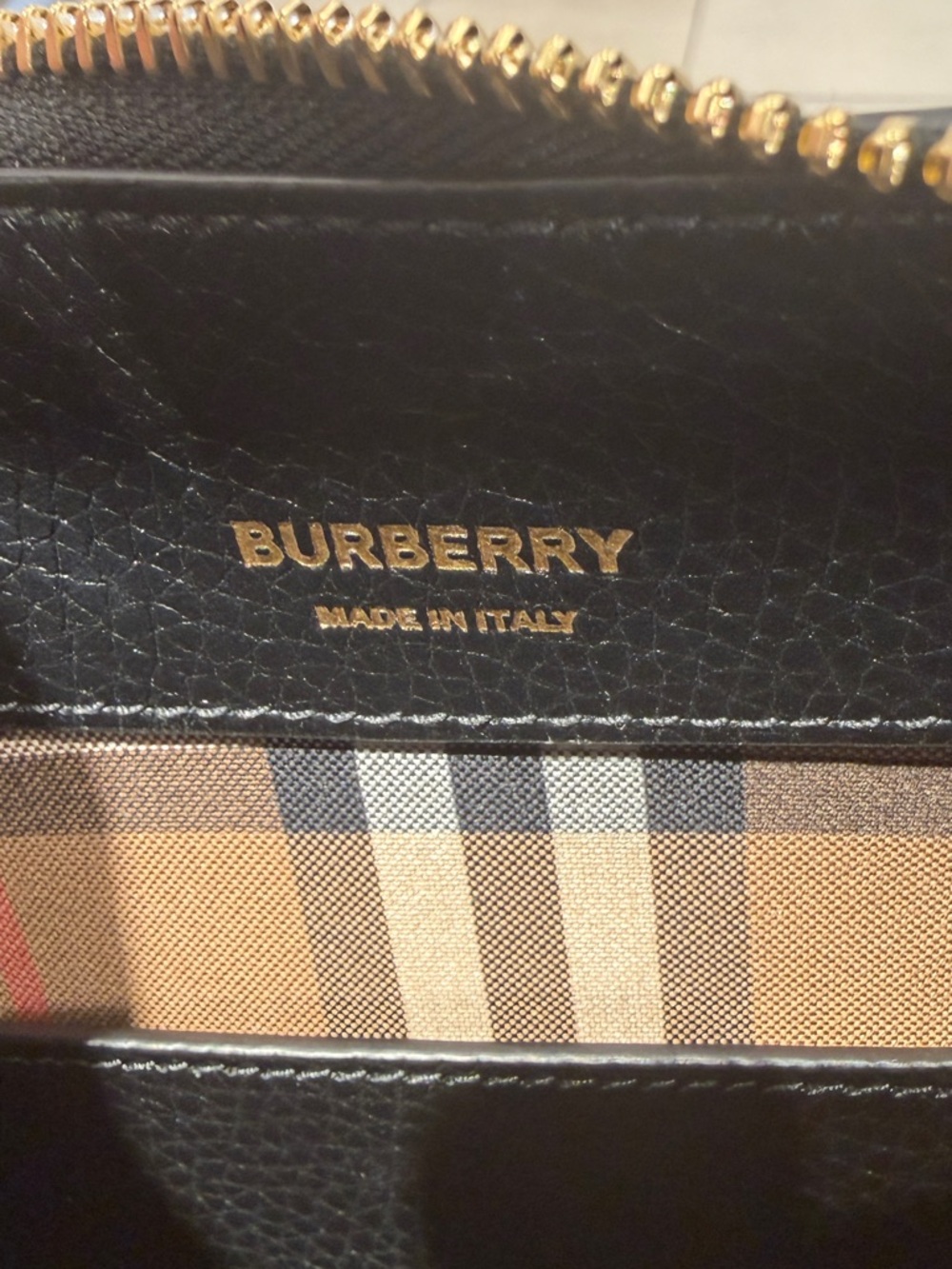 Burberry Black Pebbled Leather with Check Shoulder/hobo bag New - Picture 9 of 9